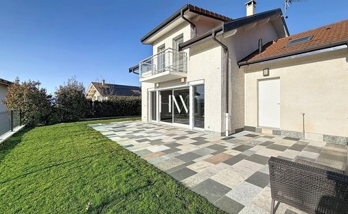 House in Archamps, Auvergne-Rhône-Alpes, France 1