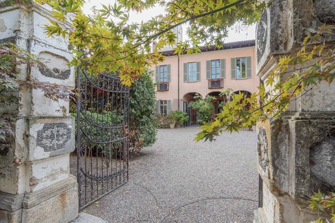 Villa in Marano Ticino, Piedmont, Italy 4 - 17384902