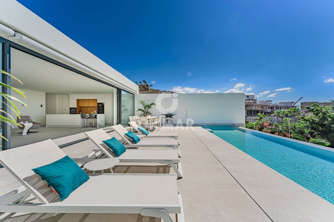 Villa in Costa Adeje, Adeje, Canary Islands 1 - 17380761