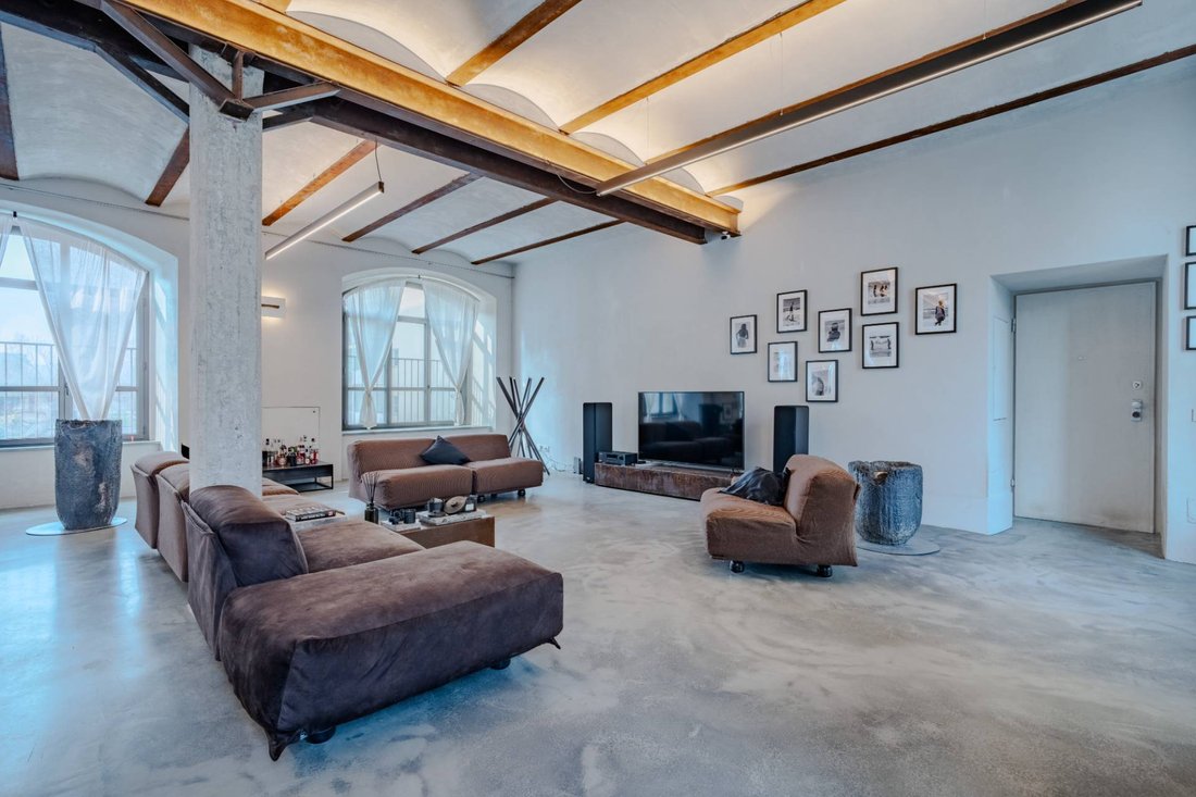Apartment in Famagosta, Milan, Italy 4 - 17384903