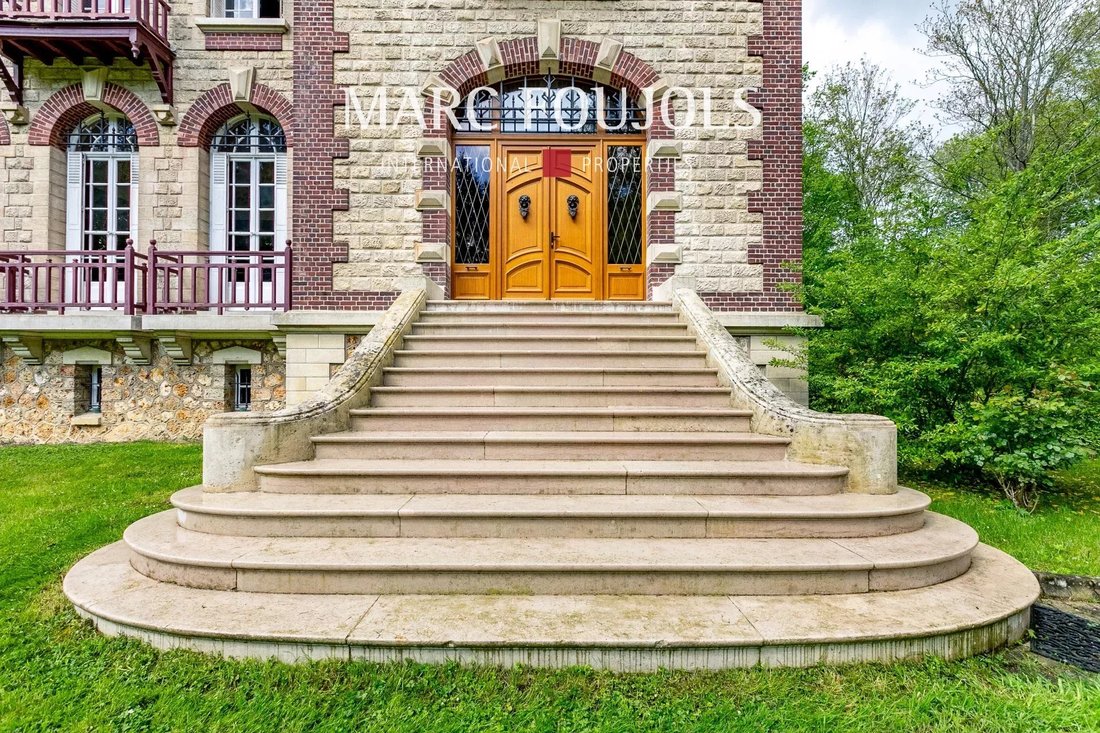 House in Compiegne, Hauts-de-France, France 2 - 17383830