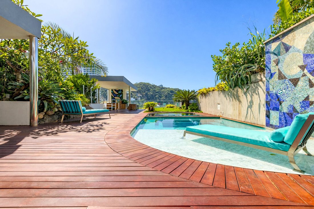 Villa in Rio de Janeiro, State of Rio de Janeiro, Brazil 5 - 11024386