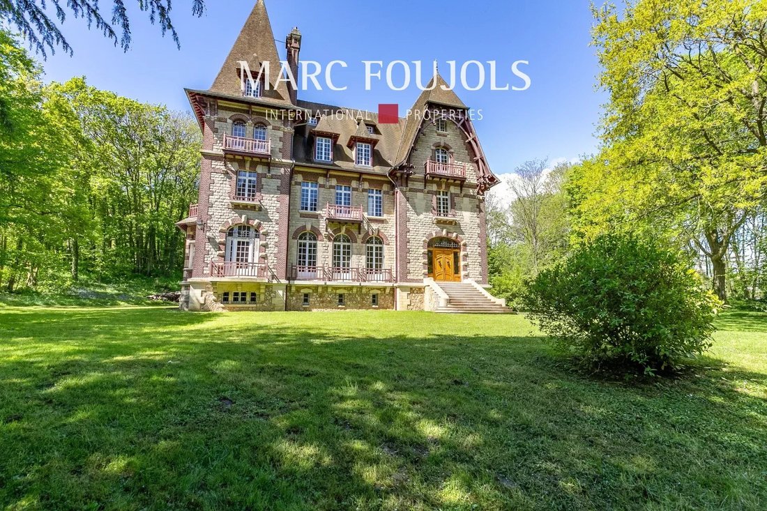 House in Compiegne, Hauts-de-France, France 1 - 17383830