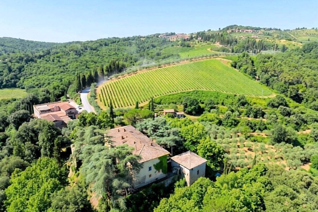 Country House in Historic Center, Siena, Tuscany 4 - 17384907
