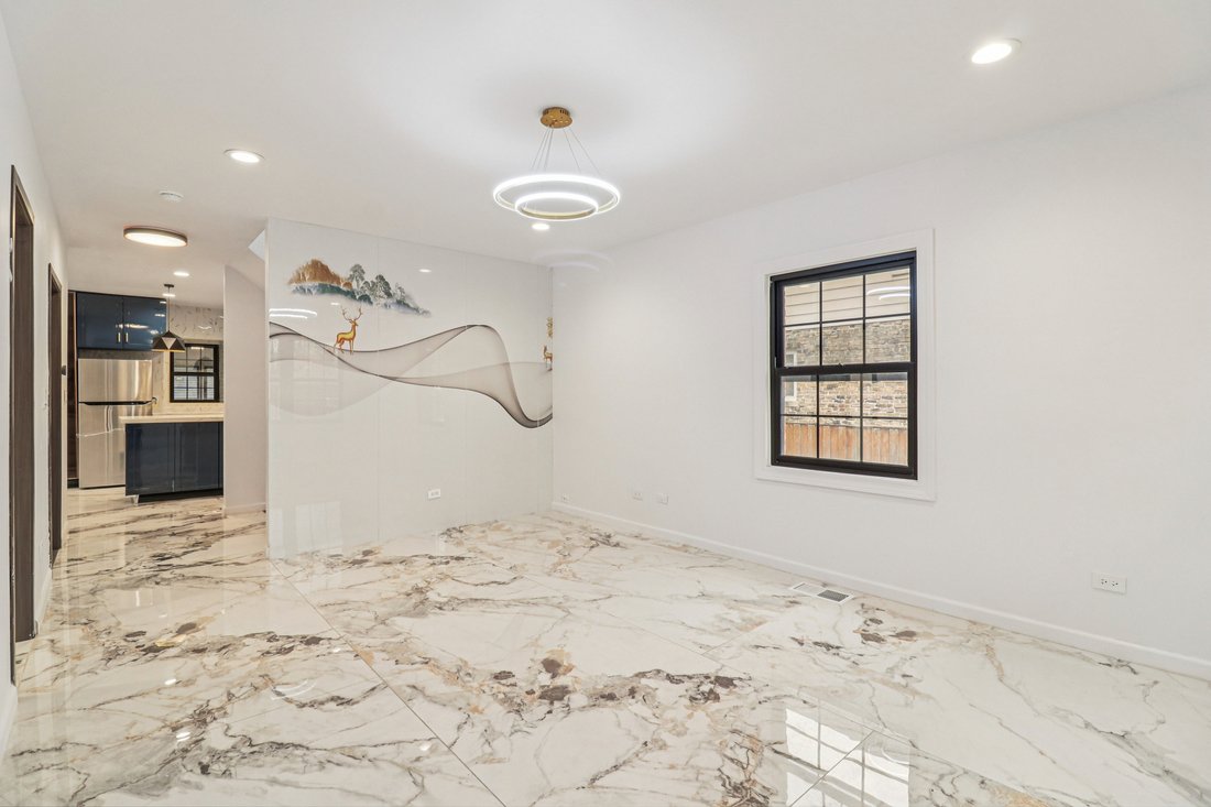 House in Des Plaines, Illinois, United States 3 - 17383653