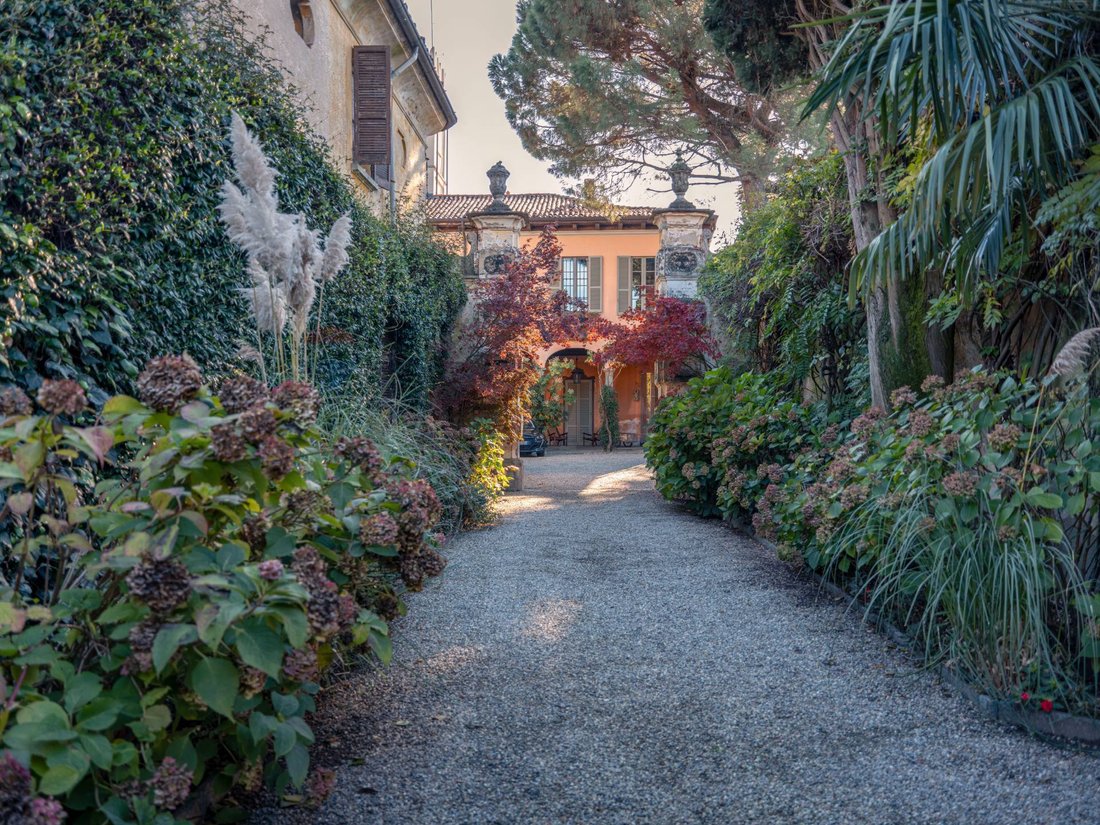 Villa in Marano Ticino, Piedmont, Italy 5 - 17384902