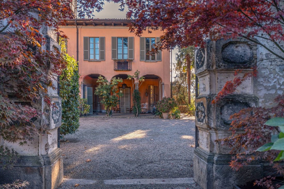 Villa in Marano Ticino, Piedmont, Italy 1 - 17384902