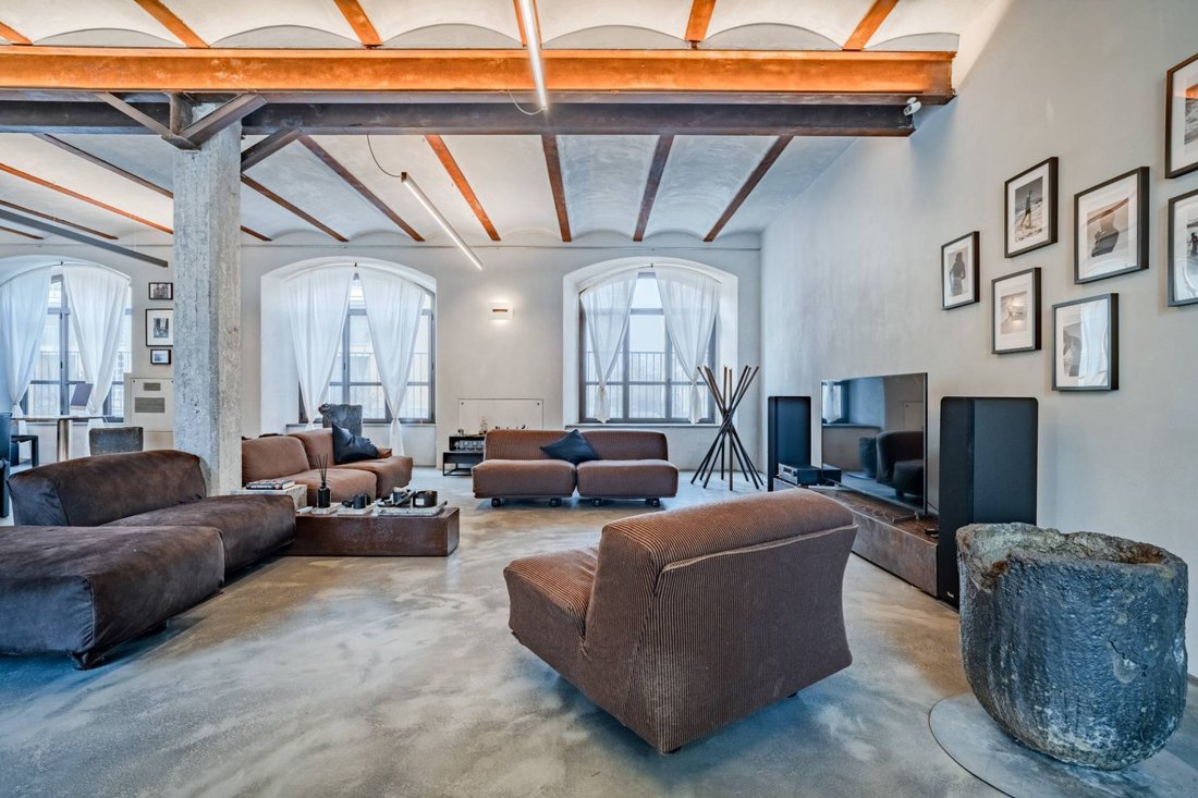 Apartment in Famagosta, Milan, Italy 3 - 17384903