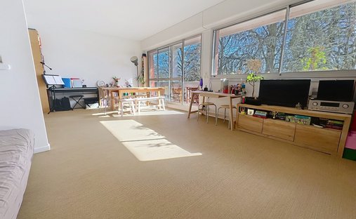 Apartment in Les Bures, Garches, France 1
