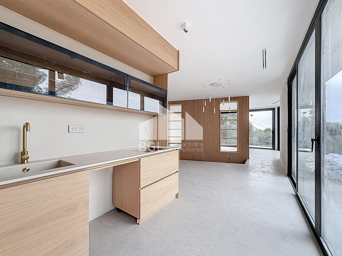 House in Nord Est, Bormes-les-Mimosas, France 2 - 17381361