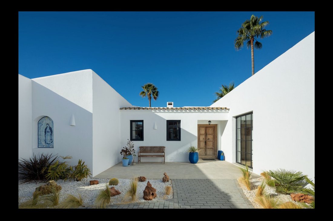 Villa in Guadalmina Alta, San Pedro de Alcantara, Spain 1 - 17381443