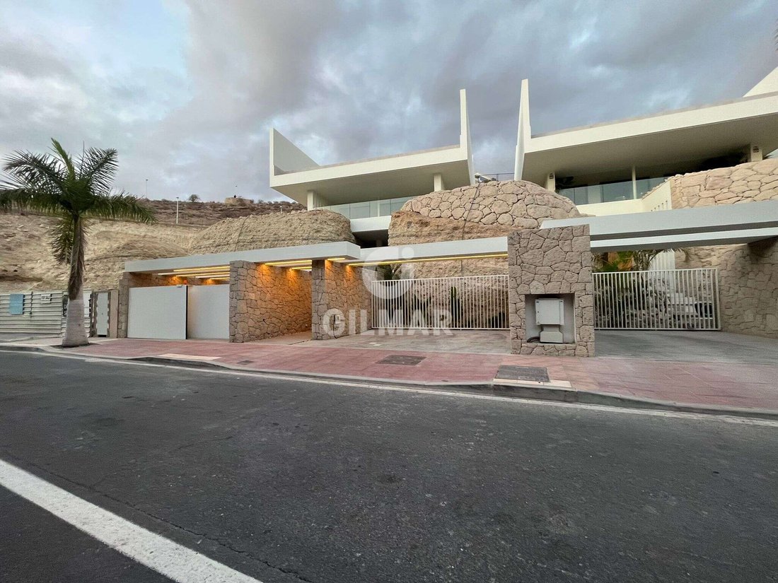 Villa in Costa Adeje, Adeje, Canary Islands 2 - 17380761