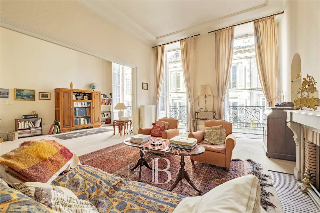 Apartment in Grand Parc-Chartrons-Paul Doumer, Bordeaux, France 2 - 17384061
