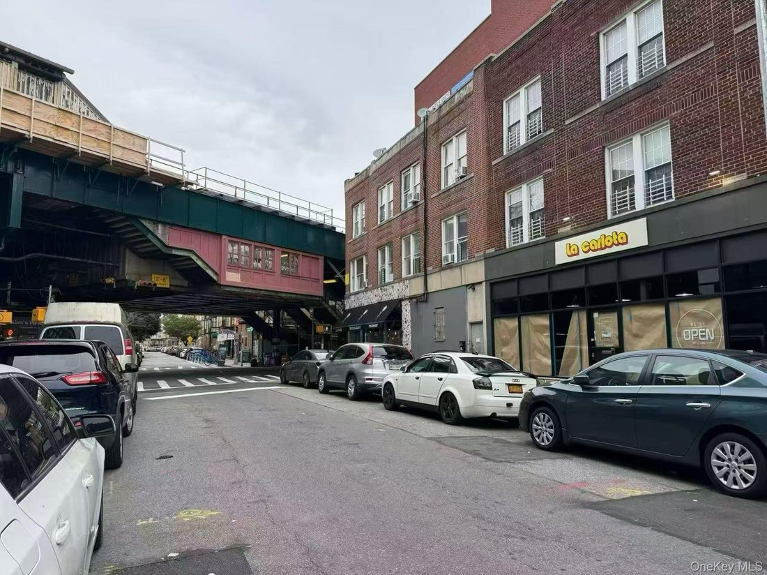 House in New York, New York, United States 1 - 17380604