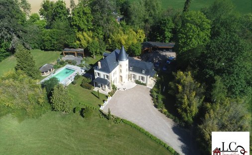 Estate in Sichamps, Bourgogne – Franche-Comté, France 1