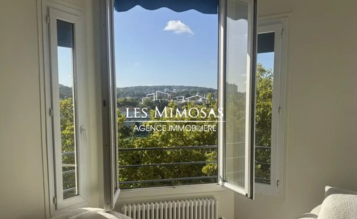 Apartment in Chemins des Vignes, Issy-les-Moulineaux, France 1