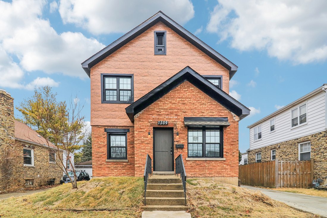 House in Des Plaines, Illinois, United States 1 - 17383653