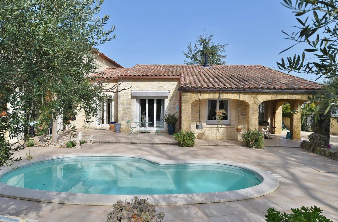 Villa in Uzès, Occitania, France 3 - 17380727