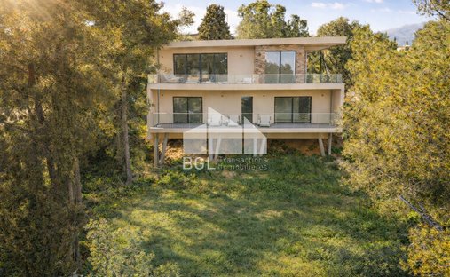 House in Nord Est, Bormes-les-Mimosas, France 1