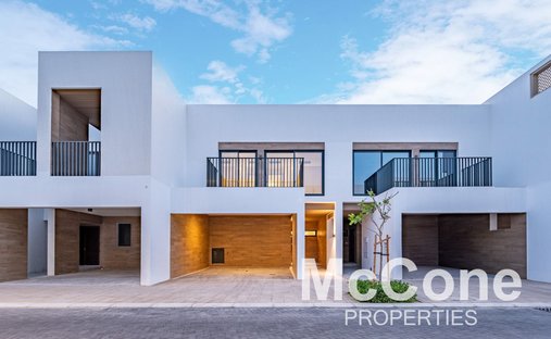 Villa in Dubai, Dubai, United Arab Emirates 1