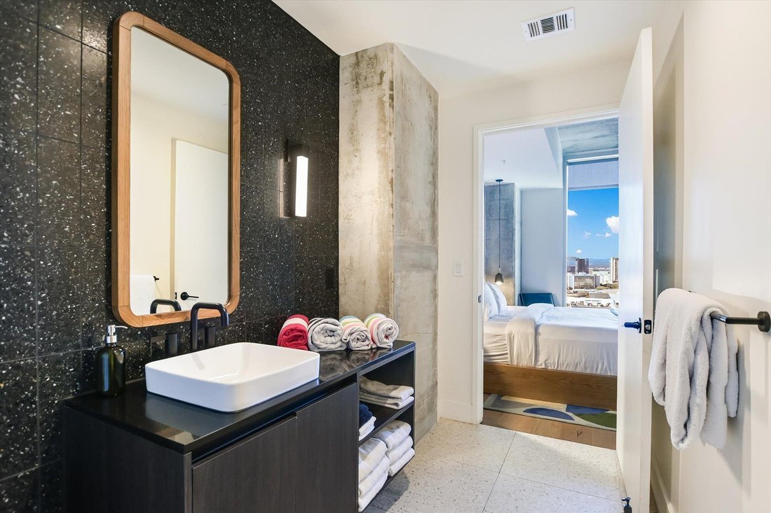 Condo in Austin, Texas, United States 5 - 17384332