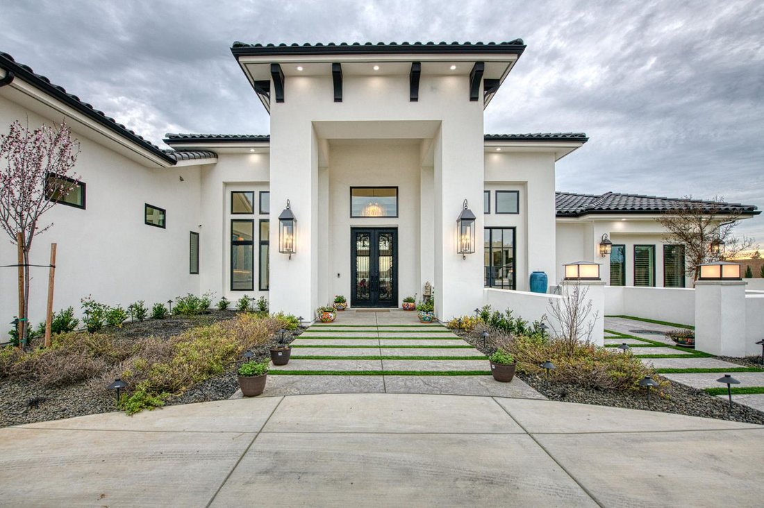 House in Clovis, California, United States 4 - 17385475