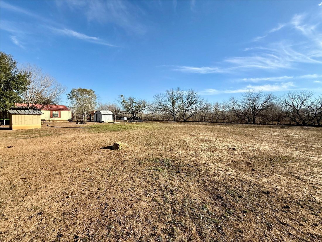 House in Lockhart, Texas, United States 4 - 17385725