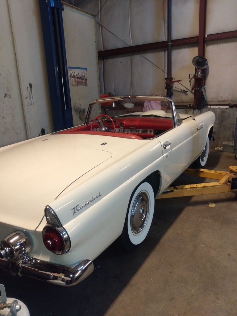 Cabriolet in Glendale, United States 1 - 17385719