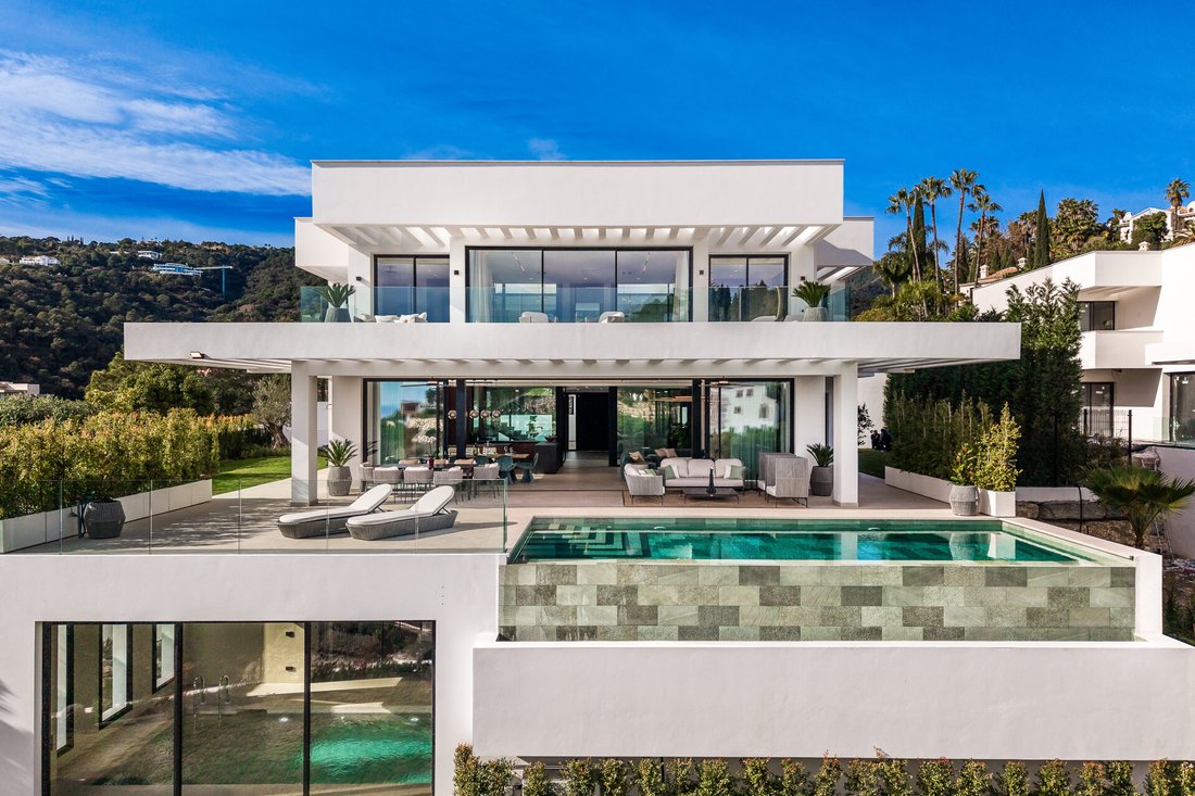 Villa in El Madroñal, Benahavis, Spain 1 - 17385557