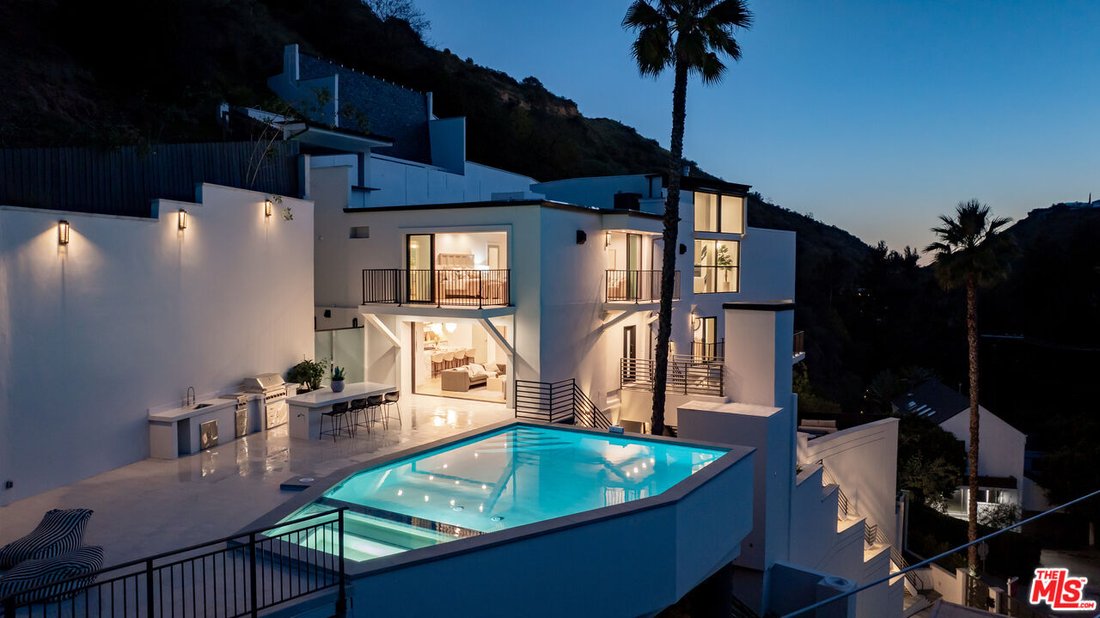 House in Los Angeles, California, United States 1 - 17385632