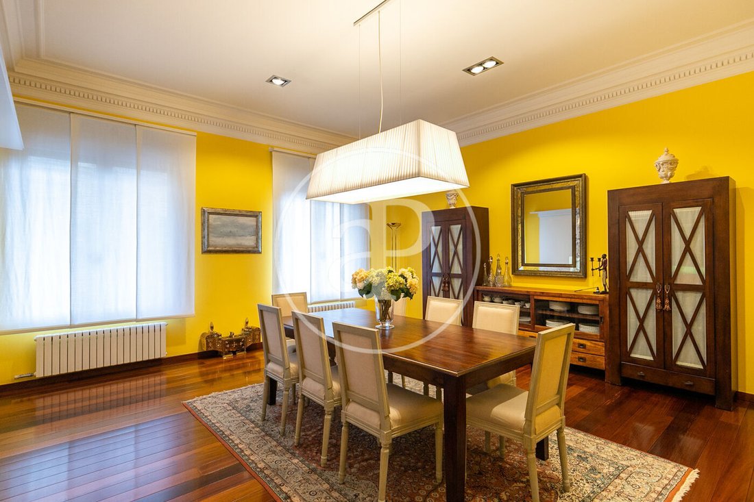 Apartment in Sarrià-Sant Gervasi, Barcelona, Spain 4 - 17386253