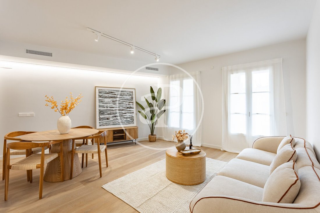 Apartment in Eixample, Barcelona, Spain 4 - 17386698