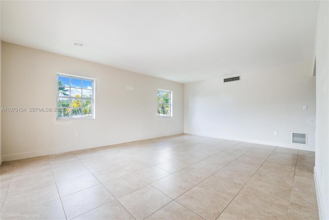 Condo in Coral Gables, Florida, United States 5 - 17386996