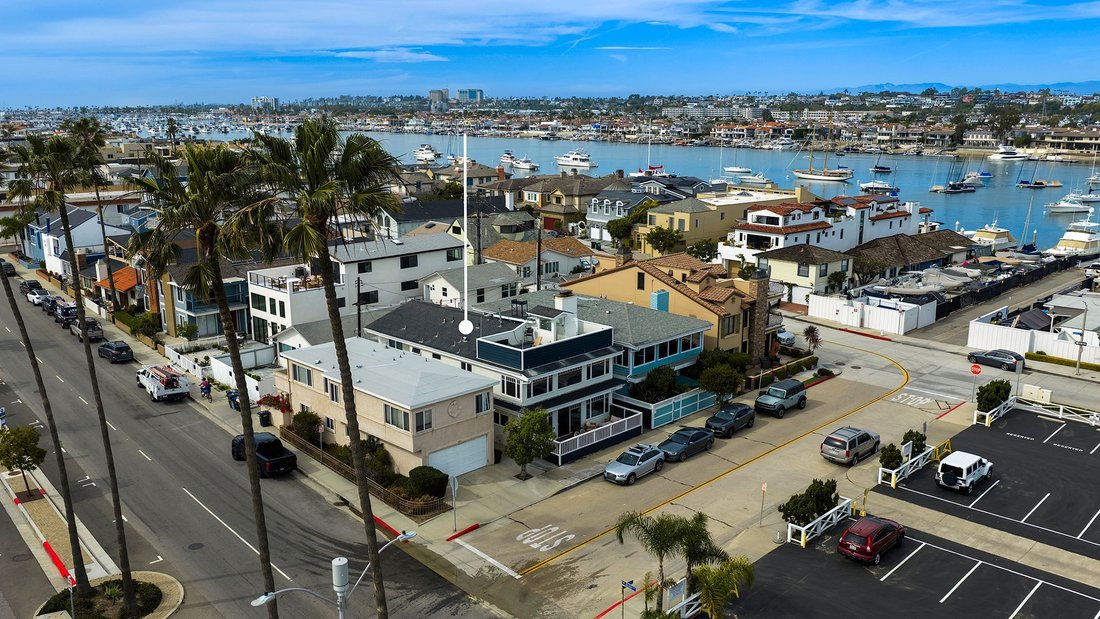 Apartment in Newport Beach, California, United States 2 - 17387466