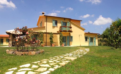 Maisons de campagne à Magliano in Toscana, Toscane, Italie 1
