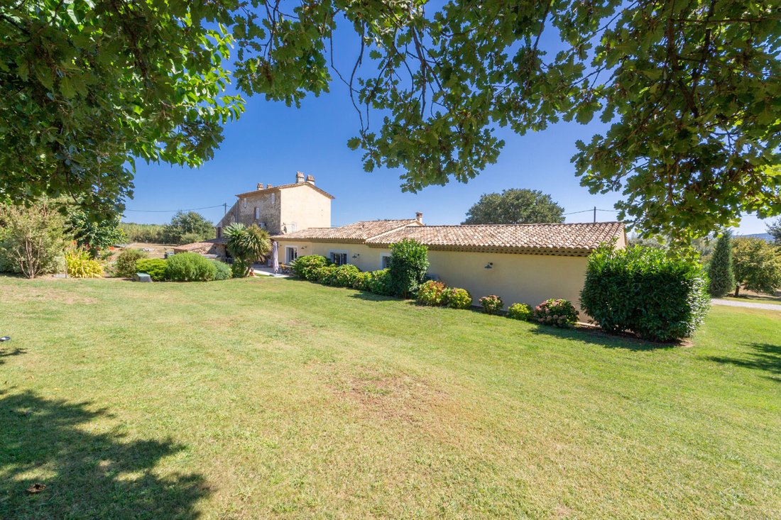 Villa in Grimaud, Provence-Alpes-Côte d'Azur, France 1 - 17388507