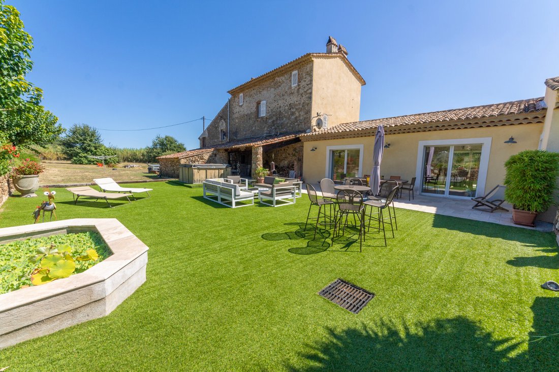 Villa in Grimaud, Provence-Alpes-Côte d'Azur, France 4 - 17388507