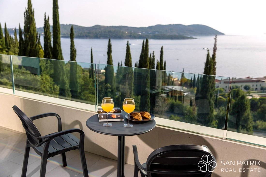 Villa in Orasac, Dubrovnik-Neretva County, Croatia 2 - 17388145
