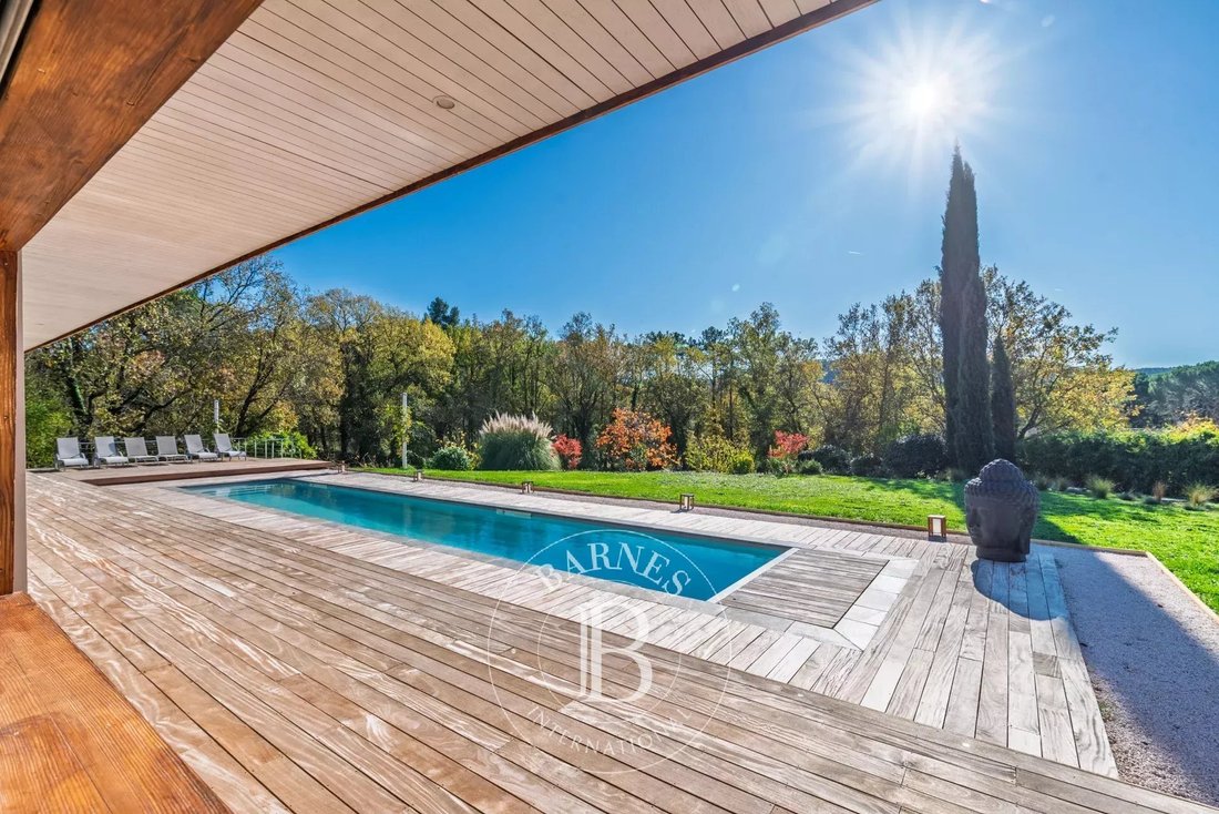 Villa in Bagnols-en-Forêt, Provence-Alpes-Côte d'Azur, France 5 - 17388311