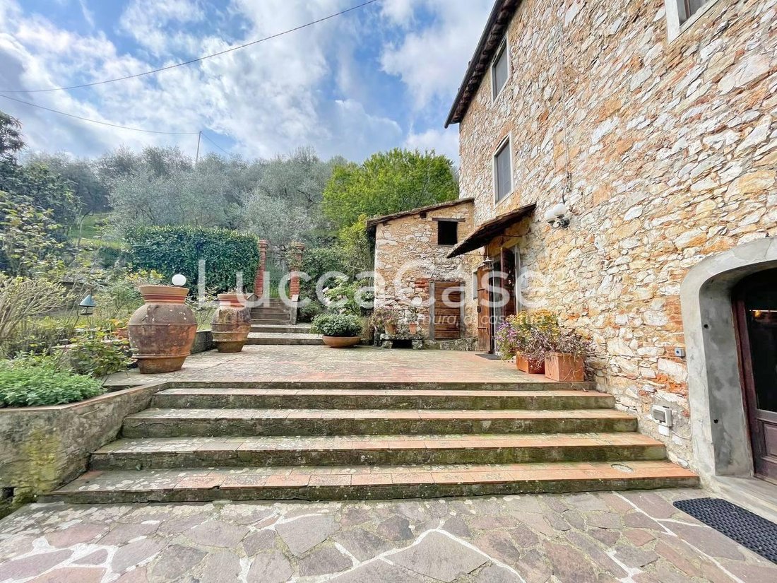 Villa in Historic Center, Lucca, Tuscany 2 - 17388171