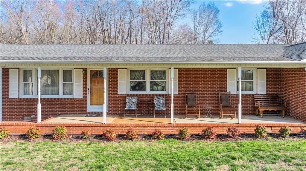 House in Liberty, North Carolina, United States 4 - 17376220