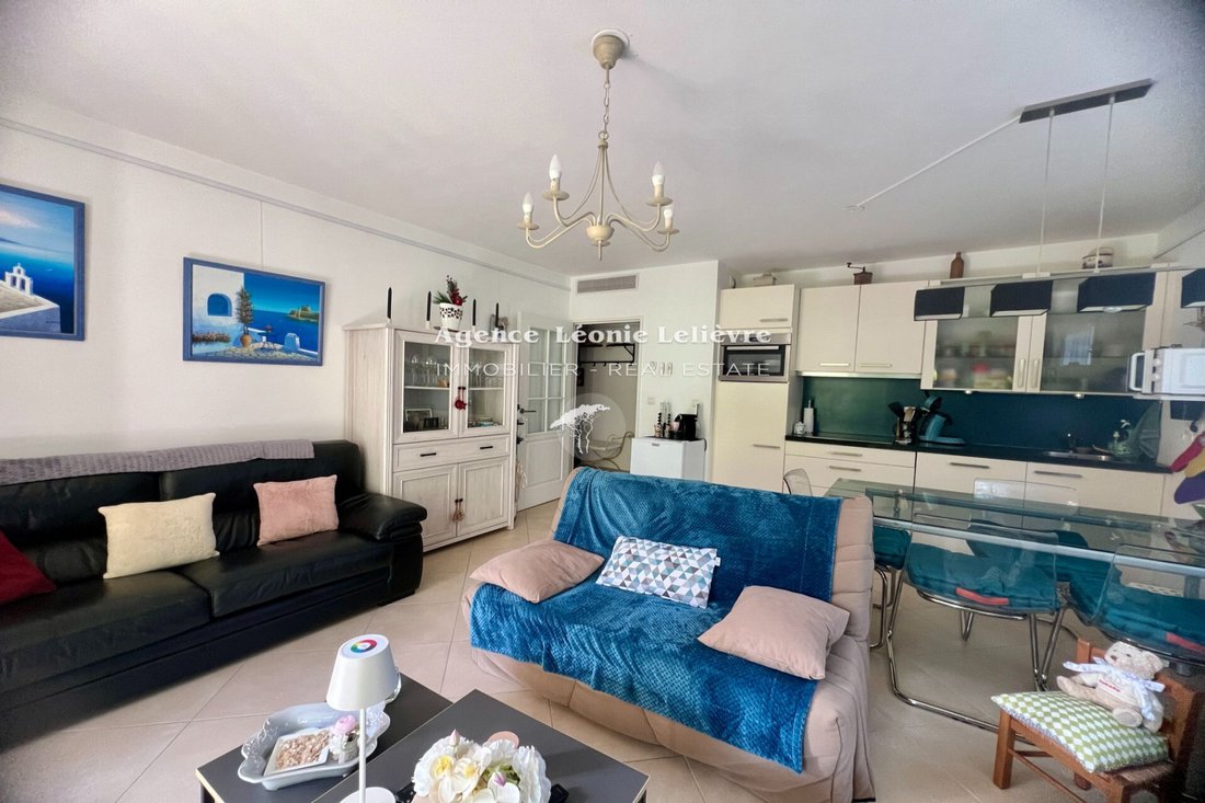 Apartment in Les Issambres, Roquebrune-sur-Argens, France 3 - 17388461