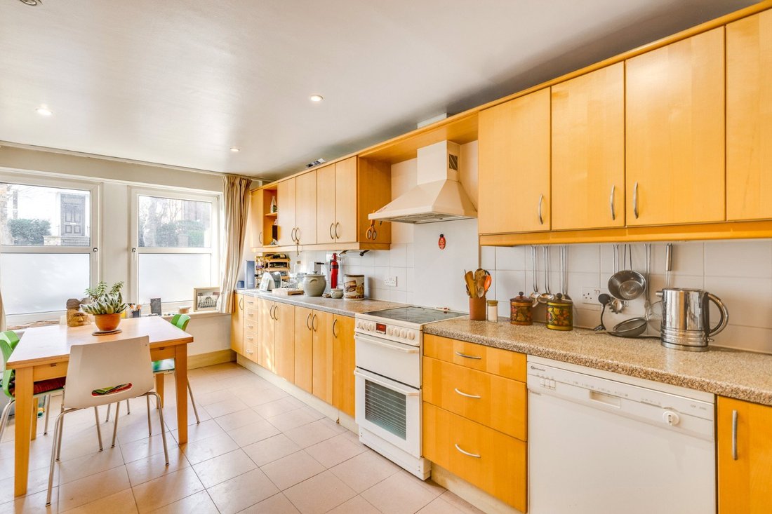 House in Swiss Cottage, Camden, England 5 - 17388073