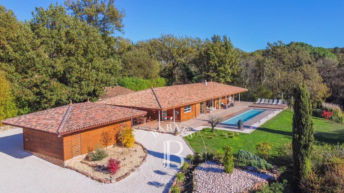 Villa in Bagnols-en-Forêt, Provence-Alpes-Côte d'Azur, France 2 - 17388311