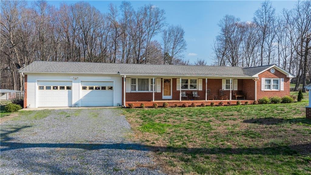 House in Liberty, North Carolina, United States 1 - 17376220