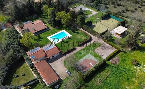 Maison en Dionysos, Attique, Grèce 1