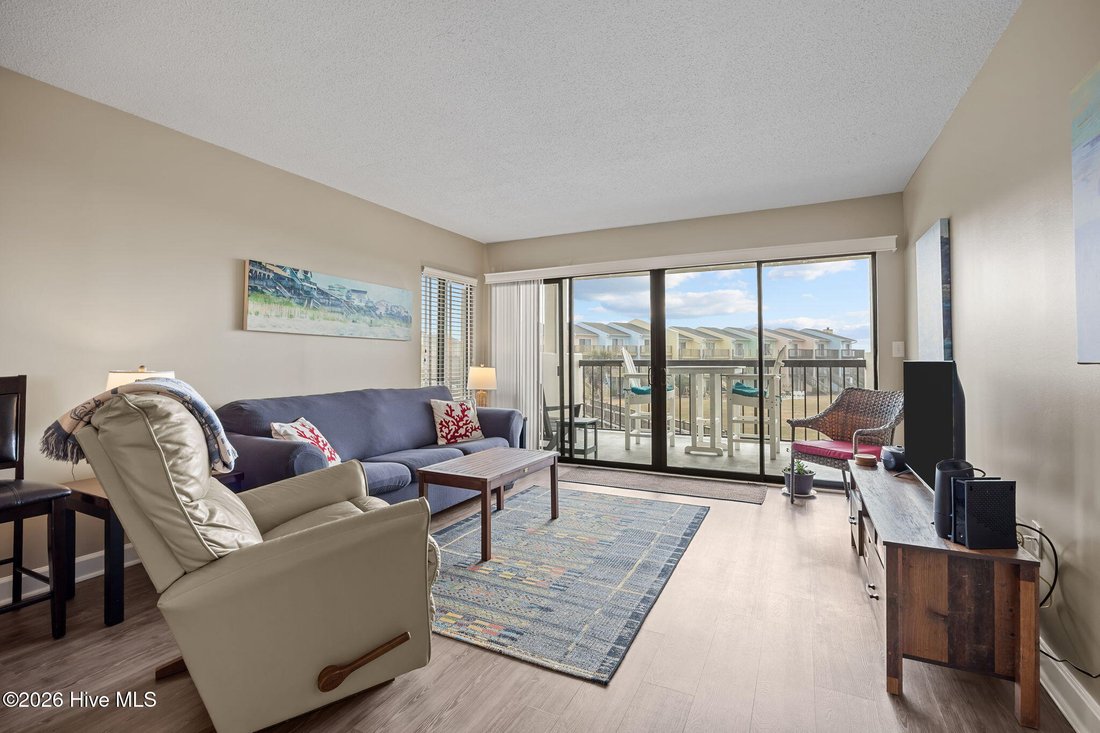 Condo in Emerald Isle, North Carolina, United States 5 - 17388112