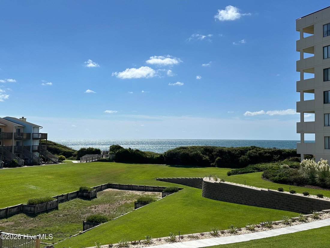 Condo in Emerald Isle, North Carolina, United States 3 - 17388112