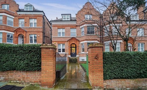 Apartment in West Hampstead, Camden, England 1
