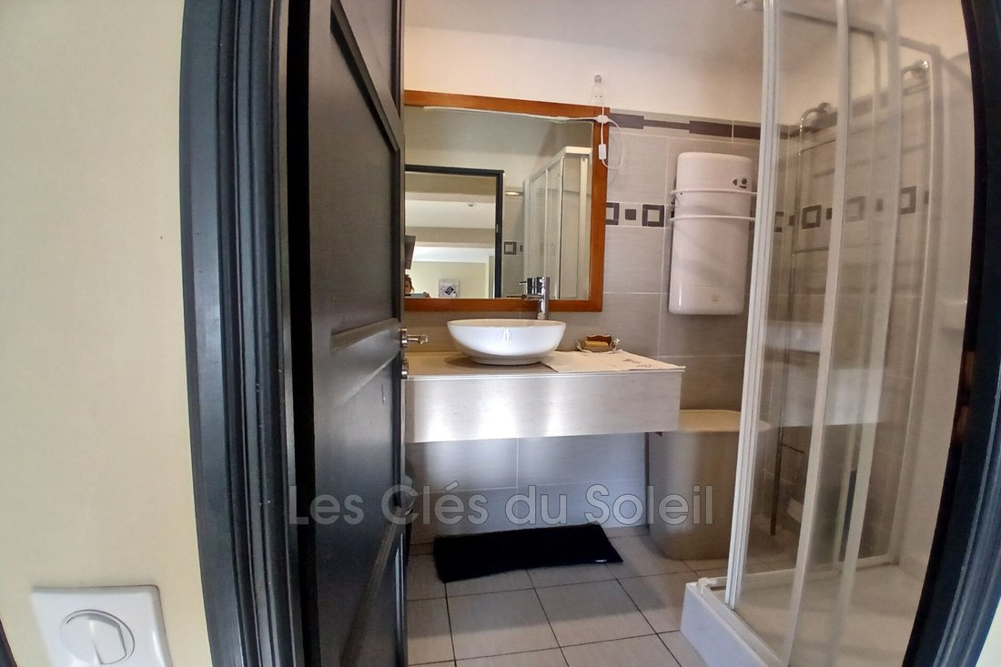 Villa in Coste Chaude-Mauveou, La Seyne-sur-Mer, France 4 - 17388501